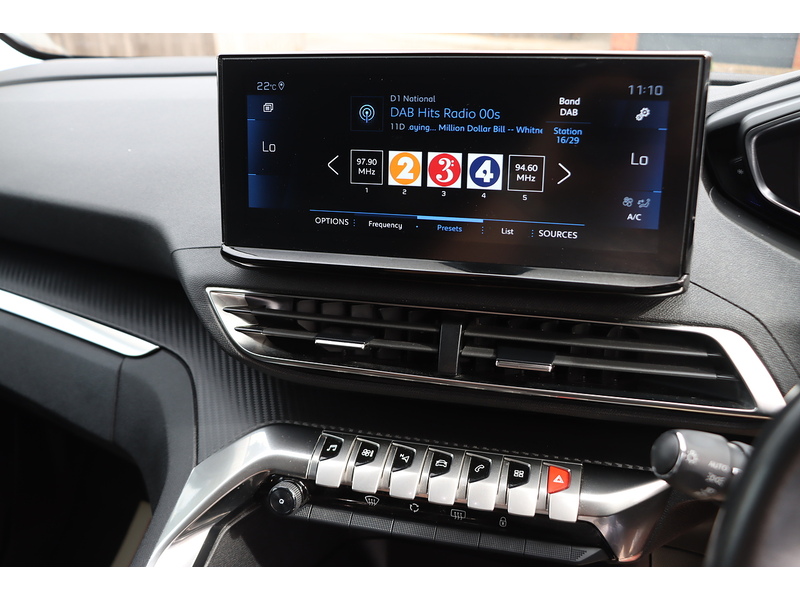 Peugeot 1.2 PURETECH ALLURE SUV 5DR PETROL EAT AUTO 7 SEATER SAT NAV BLUETOOTH DAB STEREO APPLE CARPLAY REAR CAMERA PARKING AIDS 44000 MILES SH NO ULEZ CHARGE 72-74 Mitcham Road