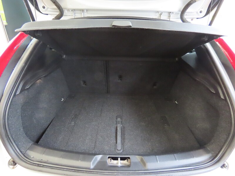 Volvo 1.5 T3 Inscription Edition Hatchback 5dr Petrol Auto Euro 6 (s/s) (152 ps) 72-74 Mitcham Road