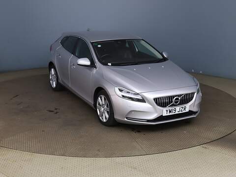 Volvo 1.5 T3 Inscription Edition Hatchback 5dr Petrol Auto Euro 6 (s/s) (152 ps)