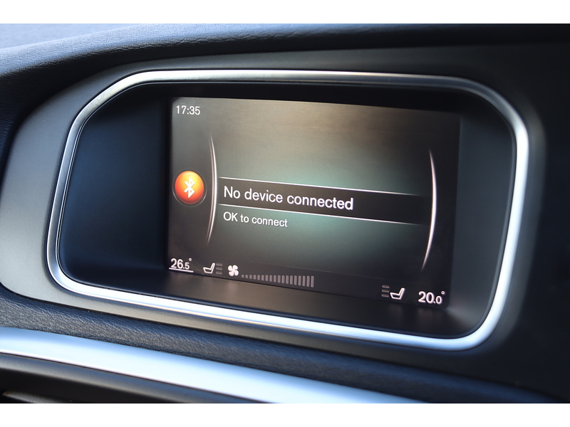 Volvo 1.5 T3 INSCRIPTION EDITION HATCHBACK 5DR PETROL AUTO HEATED SEATS SAT NAV BLUETOOTH DAB STEREO REAR CAMERA PARKING AIDS 2 OWNERS ONLY 20000 MILES FSH 72-74 Mitcham Road