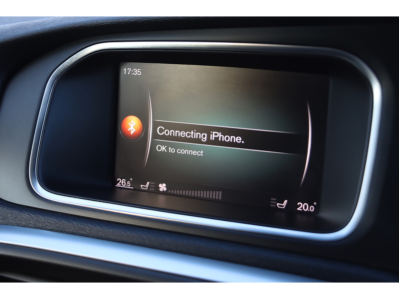 Volvo 1.5 T3 INSCRIPTION EDITION HATCHBACK 5DR PETROL AUTO HEATED SEATS SAT NAV BLUETOOTH DAB STEREO REAR CAMERA PARKING AIDS 2 OWNERS ONLY 20000 MILES FSH 72-74 Mitcham Road