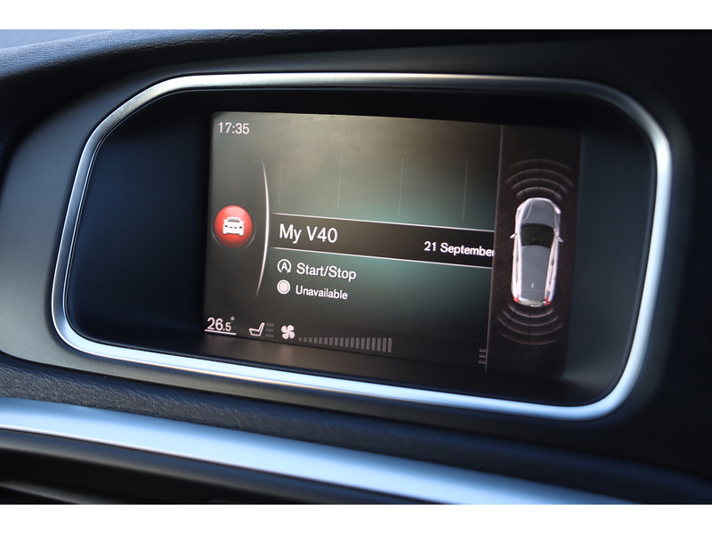 Volvo 1.5 T3 INSCRIPTION EDITION HATCHBACK 5DR PETROL AUTO HEATED SEATS SAT NAV BLUETOOTH DAB STEREO REAR CAMERA PARKING AIDS 2 OWNERS ONLY 20000 MILES FSH 72-74 Mitcham Road