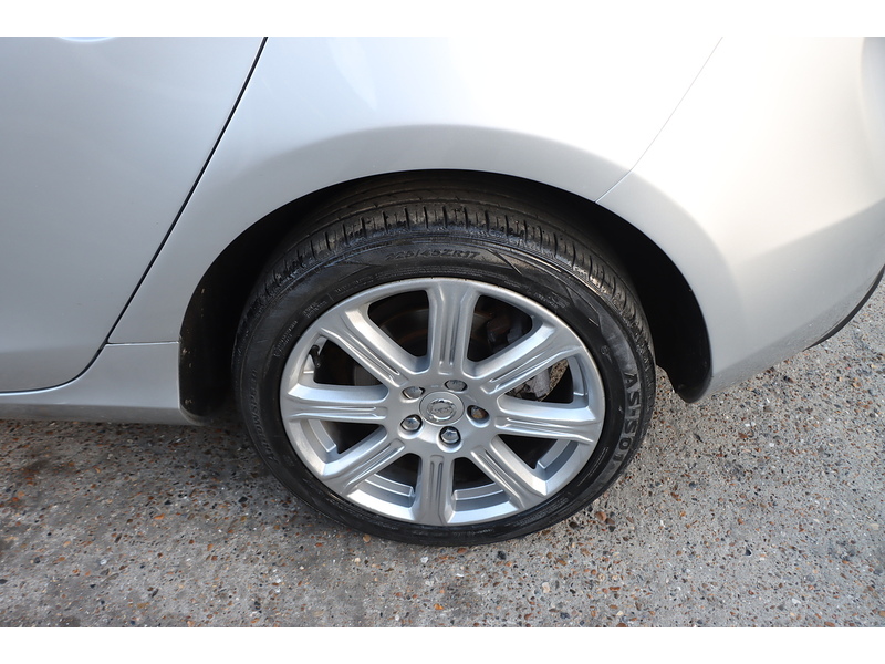 Volvo 1.5 T3 INSCRIPTION EDITION HATCHBACK 5DR PETROL AUTO HEATED SEATS SAT NAV BLUETOOTH DAB STEREO REAR CAMERA PARKING AIDS 2 OWNERS ONLY 20000 MILES FSH 72-74 Mitcham Road