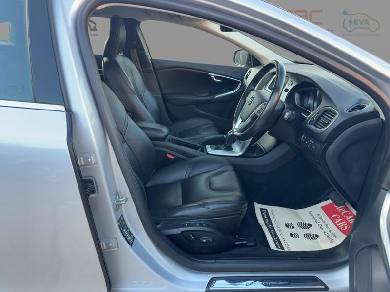 Volvo 1.5 T3 INSCRIPTION EDITION HATCHBACK 5DR PETROL AUTO HEATED SEATS SAT NAV BLUETOOTH DAB STEREO REAR CAMERA PARKING AIDS 2 OWNERS ONLY 20000 MILES FSH 72-74 Mitcham Road