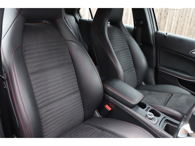 Mercedes-Benz A180 1.6 AMG LINE (PREMIUM) HATCHBACK 5DR PETROL 7G-DCT AUTO HEATED SEATS SATNAV BLUETOOTH APPLE CARPLAY REAR CAM PARKING AIDS 2 OWNERS 71000 MILES SH 72-74 Mitcham Road