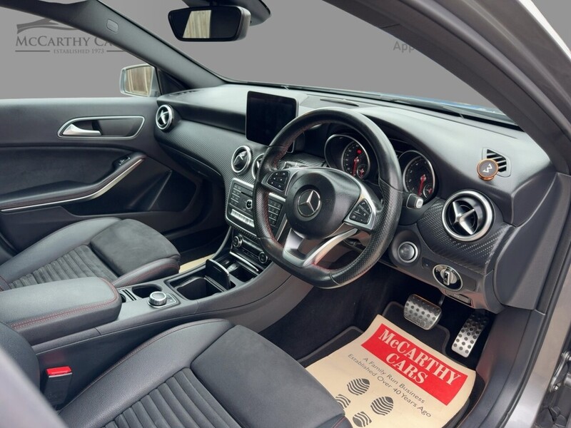 Mercedes-Benz A180 1.6 AMG LINE (PREMIUM) HATCHBACK 5DR PETROL 7G-DCT AUTO HEATED SEATS SATNAV BLUETOOTH APPLE CARPLAY REAR CAM PARKING AIDS 2 OWNERS 71000 MILES SH 72-74 Mitcham Road
