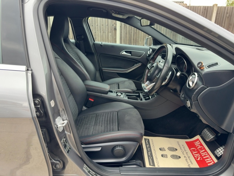 Mercedes-Benz A180 1.6 AMG LINE (PREMIUM) HATCHBACK 5DR PETROL 7G-DCT AUTO HEATED SEATS SATNAV BLUETOOTH APPLE CARPLAY REAR CAM PARKING AIDS 2 OWNERS 71000 MILES SH 72-74 Mitcham Road