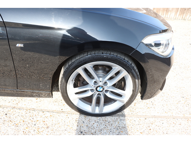 BMW 118I 1.5 M SPORT HATCHBACK 5DR PETROL AUTO SAT NAV BLUETOOTH DAB STEREO AIR CON PARKING AIDS JUST 1 OWNER FROM NEW ONLY 66000 MILES FSH NO ULEZ CHARGE 72-74 Mitcham Road