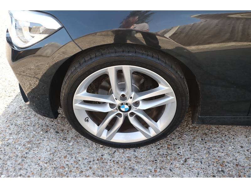 BMW 118I 1.5 M SPORT HATCHBACK 5DR PETROL AUTO SAT NAV BLUETOOTH DAB STEREO AIR CON PARKING AIDS JUST 1 OWNER FROM NEW ONLY 66000 MILES FSH NO ULEZ CHARGE 72-74 Mitcham Road