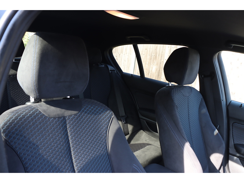 BMW 118I 1.5 M SPORT HATCHBACK 5DR PETROL AUTO SAT NAV BLUETOOTH DAB STEREO AIR CON PARKING AIDS JUST 1 OWNER FROM NEW ONLY 66000 MILES FSH NO ULEZ CHARGE 72-74 Mitcham Road