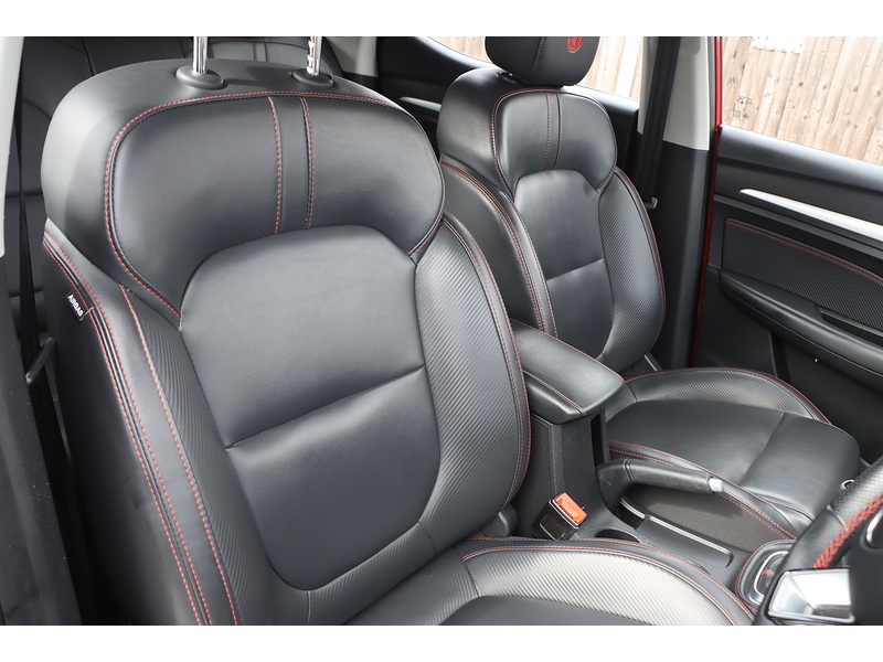 MG 1.5 VTI-TECH EXCLUSIVE SUV 5DR PETROL MANUAL HEATED SEATS SAT NAV BLUETOOTH DAB STEREO APPLE CARPLAY REAR CAMERA PARKING AIDS 2 OWNERS 45000 MILES SH 72-74 Mitcham Road