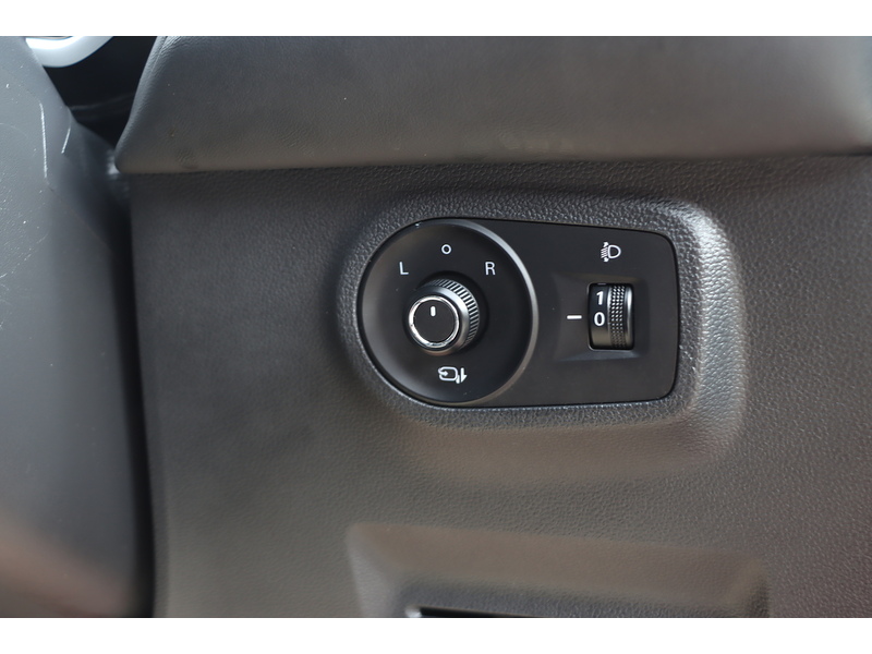 MG 1.5 VTI-TECH EXCLUSIVE SUV 5DR PETROL MANUAL HEATED SEATS SAT NAV BLUETOOTH DAB STEREO APPLE CARPLAY REAR CAMERA PARKING AIDS 2 OWNERS 45000 MILES SH 72-74 Mitcham Road