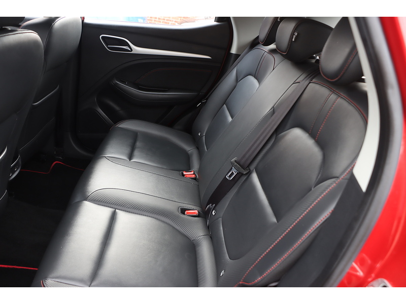 MG 1.5 VTI-TECH EXCLUSIVE SUV 5DR PETROL MANUAL HEATED SEATS SAT NAV BLUETOOTH DAB STEREO APPLE CARPLAY REAR CAMERA PARKING AIDS 2 OWNERS 45000 MILES SH 72-74 Mitcham Road