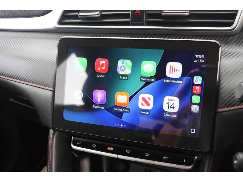 MG 1.5 VTI-TECH EXCLUSIVE SUV 5DR PETROL MANUAL HEATED SEATS SAT NAV BLUETOOTH DAB STEREO APPLE CARPLAY REAR CAMERA PARKING AIDS 2 OWNERS 45000 MILES SH 72-74 Mitcham Road