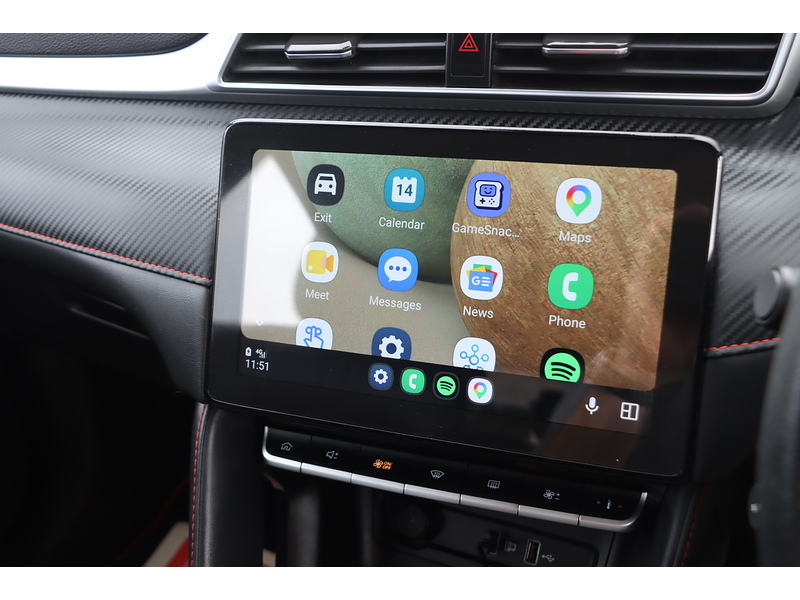 MG 1.5 VTI-TECH EXCLUSIVE SUV 5DR PETROL MANUAL HEATED SEATS SAT NAV BLUETOOTH DAB STEREO APPLE CARPLAY REAR CAMERA PARKING AIDS 2 OWNERS 45000 MILES SH 72-74 Mitcham Road