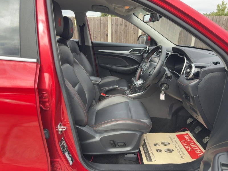 MG 1.5 VTI-TECH EXCLUSIVE SUV 5DR PETROL MANUAL HEATED SEATS SAT NAV BLUETOOTH DAB STEREO APPLE CARPLAY REAR CAMERA PARKING AIDS 2 OWNERS 45000 MILES SH 72-74 Mitcham Road