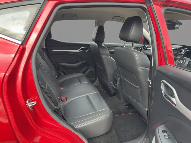 MG 1.5 VTI-TECH EXCLUSIVE SUV 5DR PETROL MANUAL HEATED SEATS SAT NAV BLUETOOTH DAB STEREO APPLE CARPLAY REAR CAMERA PARKING AIDS 2 OWNERS 45000 MILES SH 72-74 Mitcham Road