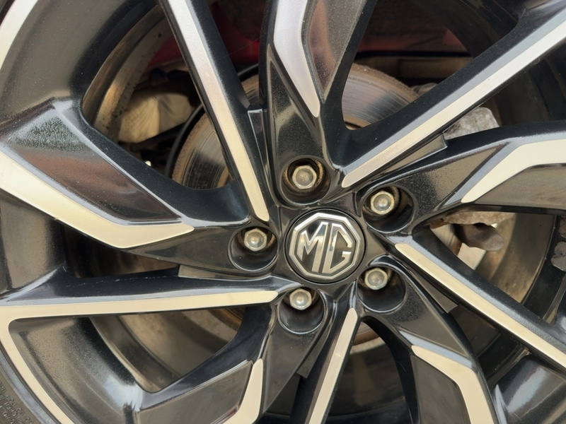 MG 1.5 VTI-TECH EXCLUSIVE SUV 5DR PETROL MANUAL HEATED SEATS SAT NAV BLUETOOTH DAB STEREO APPLE CARPLAY REAR CAMERA PARKING AIDS 2 OWNERS 45000 MILES SH 72-74 Mitcham Road