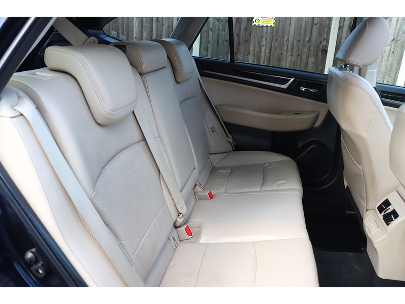 Subaru 2.5I SE PREMIUM ESTATE 5DR PETROL LINEARTRONIC 4WD AUTO SUNROOF HEATED SEATS SAT NAV BLUETOOTH APPLE CARPLAY REAR CAMERA JUST 1 OWNER 78000 MILES SH 72-74 Mitcham Road