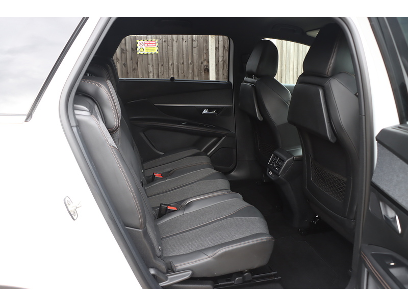 Peugeot 1.2 PURETECH GT LINE SUV 5DR PETROL MANUAL 7 SEATER SAT NAV BLUETOOTH DAB STEREO APPLE CARPLAY REAR CAMERA PARKING AIDS 71000 MILES SH NO ULEZ CHARGE 72-74 Mitcham Road