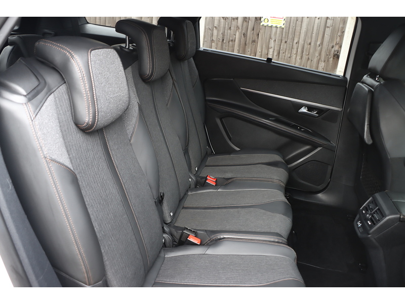 Peugeot 1.2 PURETECH GT LINE SUV 5DR PETROL MANUAL 7 SEATER SAT NAV BLUETOOTH DAB STEREO APPLE CARPLAY REAR CAMERA PARKING AIDS 71000 MILES SH NO ULEZ CHARGE 72-74 Mitcham Road