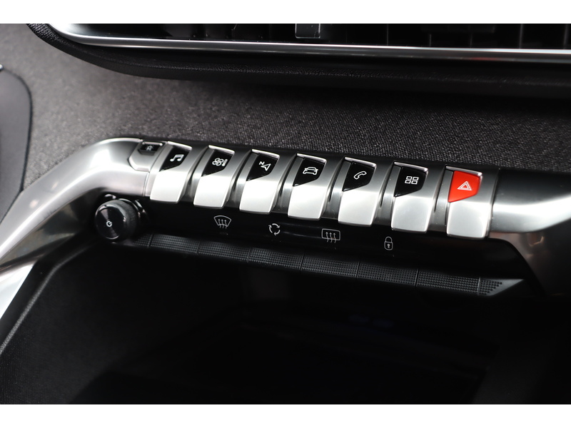 Peugeot 1.2 PURETECH GT LINE SUV 5DR PETROL MANUAL 7 SEATER SAT NAV BLUETOOTH DAB STEREO APPLE CARPLAY REAR CAMERA PARKING AIDS 71000 MILES SH NO ULEZ CHARGE 72-74 Mitcham Road