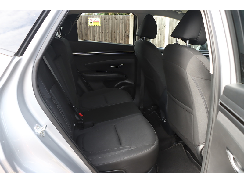Hyundai 1.6 H T-GDI PREMIUM SUV 5DR PETROL HYBRID AUTO HEATED SEATS SATNAV BLUETOOTH DAB STEREO APPLE CARPLAY REAR CAMERA PARKING AIDS 2 OWNERS 38000 MILES SH 72-74 Mitcham Road