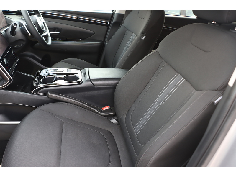 Hyundai 1.6 H T-GDI PREMIUM SUV 5DR PETROL HYBRID AUTO HEATED SEATS SATNAV BLUETOOTH DAB STEREO APPLE CARPLAY REAR CAMERA PARKING AIDS 2 OWNERS 38000 MILES SH 72-74 Mitcham Road