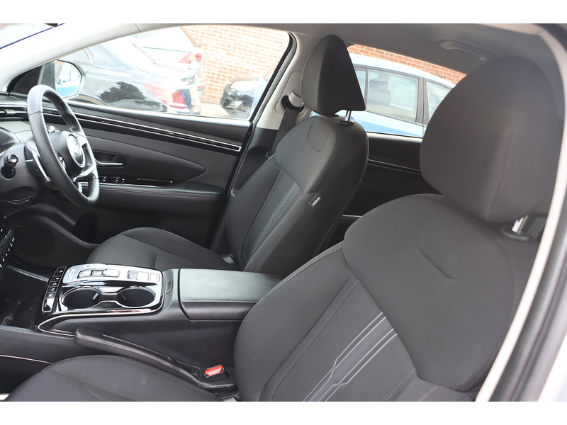 Hyundai 1.6 H T-GDI PREMIUM SUV 5DR PETROL HYBRID AUTO HEATED SEATS SATNAV BLUETOOTH DAB STEREO APPLE CARPLAY REAR CAMERA PARKING AIDS 2 OWNERS 38000 MILES SH 72-74 Mitcham Road