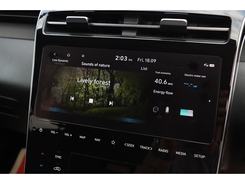 Hyundai 1.6 H T-GDI PREMIUM SUV 5DR PETROL HYBRID AUTO HEATED SEATS SATNAV BLUETOOTH DAB STEREO APPLE CARPLAY REAR CAMERA PARKING AIDS 2 OWNERS 38000 MILES SH 72-74 Mitcham Road