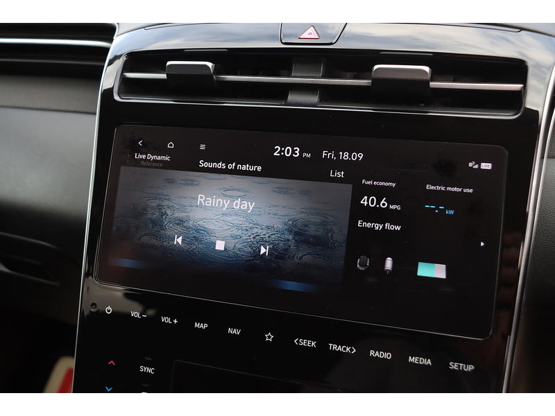 Hyundai 1.6 H T-GDI PREMIUM SUV 5DR PETROL HYBRID AUTO HEATED SEATS SATNAV BLUETOOTH DAB STEREO APPLE CARPLAY REAR CAMERA PARKING AIDS 2 OWNERS 38000 MILES SH 72-74 Mitcham Road