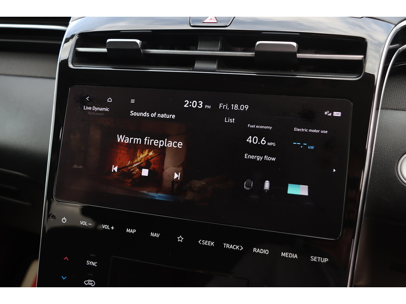 Hyundai 1.6 H T-GDI PREMIUM SUV 5DR PETROL HYBRID AUTO HEATED SEATS SATNAV BLUETOOTH DAB STEREO APPLE CARPLAY REAR CAMERA PARKING AIDS 2 OWNERS 38000 MILES SH 72-74 Mitcham Road