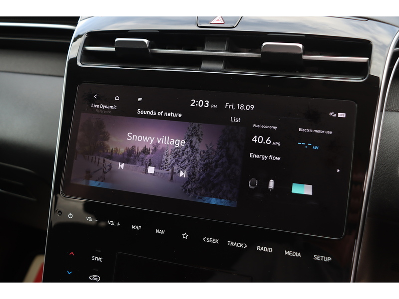 Hyundai 1.6 H T-GDI PREMIUM SUV 5DR PETROL HYBRID AUTO HEATED SEATS SATNAV BLUETOOTH DAB STEREO APPLE CARPLAY REAR CAMERA PARKING AIDS 2 OWNERS 38000 MILES SH 72-74 Mitcham Road
