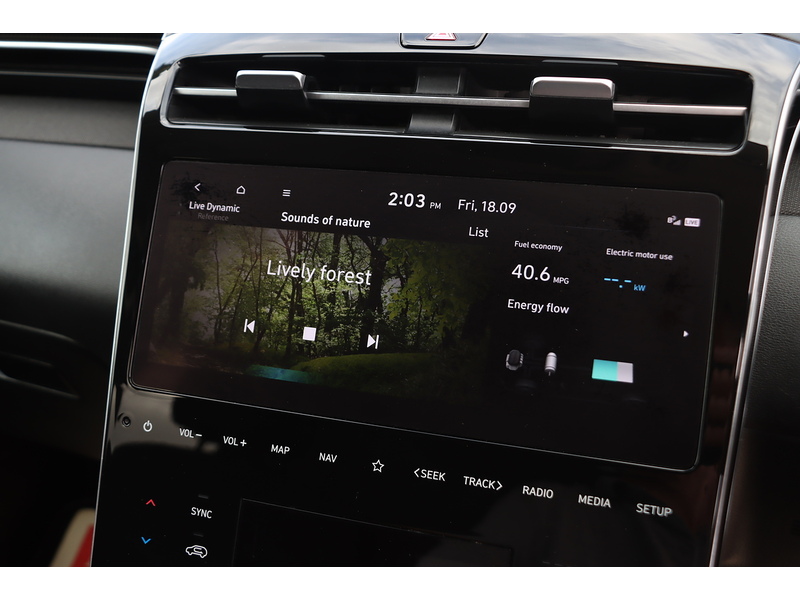 Hyundai 1.6 H T-GDI PREMIUM SUV 5DR PETROL HYBRID AUTO HEATED SEATS SATNAV BLUETOOTH DAB STEREO APPLE CARPLAY REAR CAMERA PARKING AIDS 2 OWNERS 38000 MILES SH 72-74 Mitcham Road
