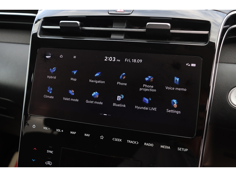 Hyundai 1.6 H T-GDI PREMIUM SUV 5DR PETROL HYBRID AUTO HEATED SEATS SATNAV BLUETOOTH DAB STEREO APPLE CARPLAY REAR CAMERA PARKING AIDS 2 OWNERS 38000 MILES SH 72-74 Mitcham Road