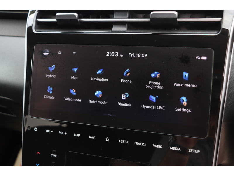 Hyundai 1.6 H T-GDI PREMIUM SUV 5DR PETROL HYBRID AUTO HEATED SEATS SATNAV BLUETOOTH DAB STEREO APPLE CARPLAY REAR CAMERA PARKING AIDS 2 OWNERS 38000 MILES SH 72-74 Mitcham Road