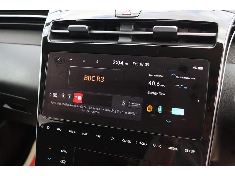 Hyundai 1.6 H T-GDI PREMIUM SUV 5DR PETROL HYBRID AUTO HEATED SEATS SATNAV BLUETOOTH DAB STEREO APPLE CARPLAY REAR CAMERA PARKING AIDS 2 OWNERS 38000 MILES SH 72-74 Mitcham Road