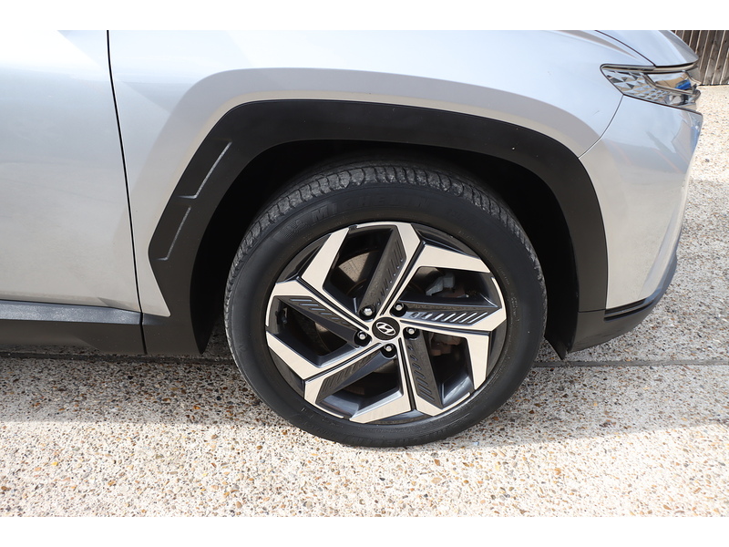 Hyundai 1.6 H T-GDI PREMIUM SUV 5DR PETROL HYBRID AUTO HEATED SEATS SATNAV BLUETOOTH DAB STEREO APPLE CARPLAY REAR CAMERA PARKING AIDS 2 OWNERS 38000 MILES SH 72-74 Mitcham Road