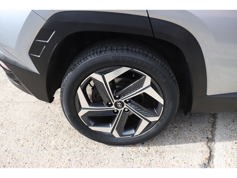 Hyundai 1.6 H T-GDI PREMIUM SUV 5DR PETROL HYBRID AUTO HEATED SEATS SATNAV BLUETOOTH DAB STEREO APPLE CARPLAY REAR CAMERA PARKING AIDS 2 OWNERS 38000 MILES SH 72-74 Mitcham Road