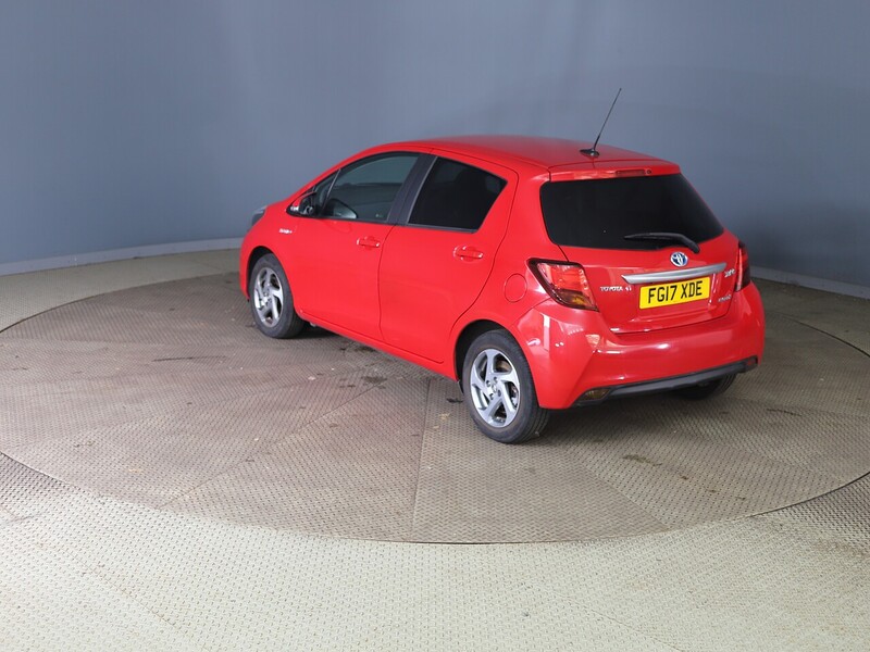 Toyota 1.5 VVT-h Icon Hatchback 5dr Petrol Hybrid E-CVT Euro 6 (s/s) (100 ps) SAT NAV REAR CAMERA BLUETOOTH ONLY 50000 MILES FSH 72-74 Mitcham Road