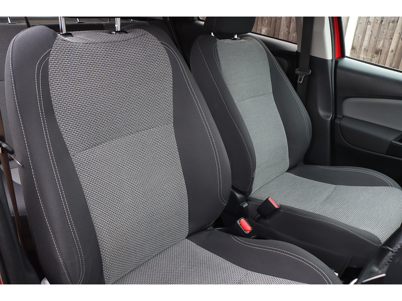 Toyota 1.5 VVT-H ICON HATCHBACK 5DR PETROL HYBRID E-CVT AUTO SAT NAV BLUETOOTH DAB STEREO AUX/USB INPUT REAR CAMERA 50000 MILES FSH 5 SERVICES NO ULEZ CHARGE 72-74 Mitcham Road