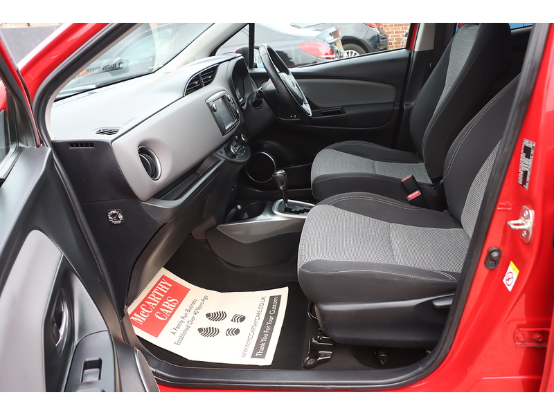 Toyota 1.5 VVT-H ICON HATCHBACK 5DR PETROL HYBRID E-CVT AUTO SAT NAV BLUETOOTH DAB STEREO AUX/USB INPUT REAR CAMERA 50000 MILES FSH 5 SERVICES NO ULEZ CHARGE 72-74 Mitcham Road