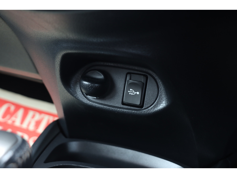 Toyota 1.5 VVT-H ICON HATCHBACK 5DR PETROL HYBRID E-CVT AUTO SAT NAV BLUETOOTH DAB STEREO AUX/USB INPUT REAR CAMERA 50000 MILES FSH 5 SERVICES NO ULEZ CHARGE 72-74 Mitcham Road