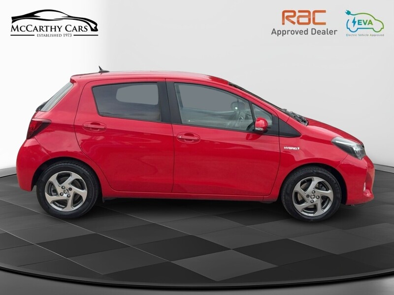 Toyota 1.5 VVT-H ICON HATCHBACK 5DR PETROL HYBRID E-CVT AUTO SAT NAV BLUETOOTH DAB STEREO AUX/USB INPUT REAR CAMERA 50000 MILES FSH 5 SERVICES NO ULEZ CHARGE 72-74 Mitcham Road