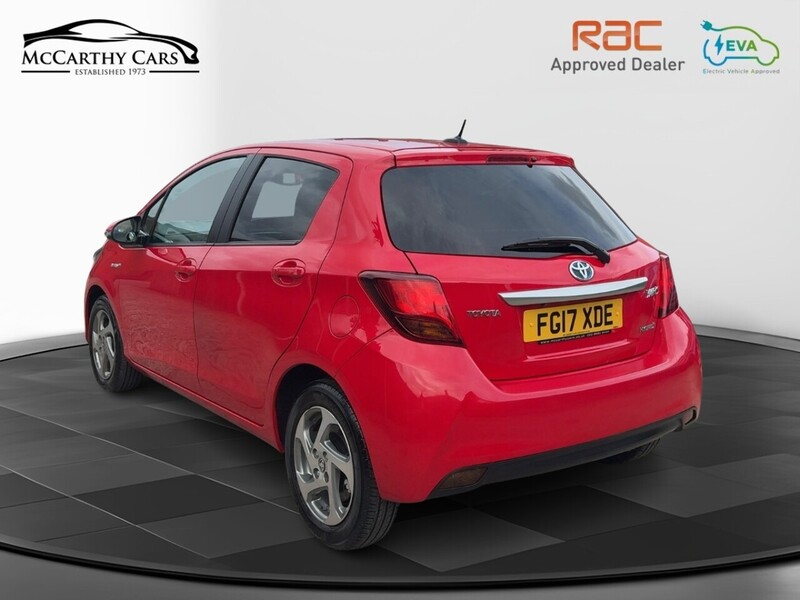 Toyota 1.5 VVT-H ICON HATCHBACK 5DR PETROL HYBRID E-CVT AUTO SAT NAV BLUETOOTH DAB STEREO AUX/USB INPUT REAR CAMERA 50000 MILES FSH 5 SERVICES NO ULEZ CHARGE 72-74 Mitcham Road