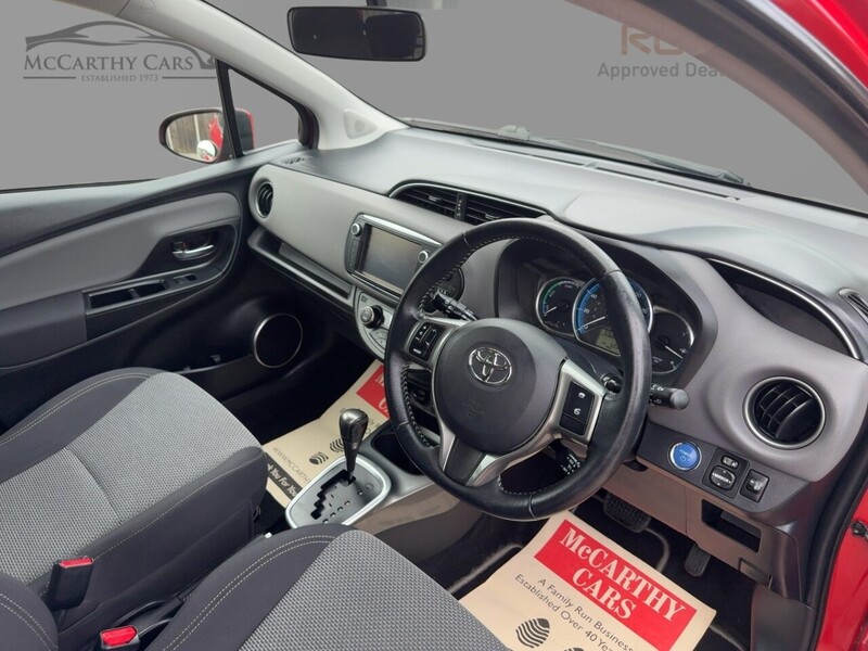 Toyota 1.5 VVT-H ICON HATCHBACK 5DR PETROL HYBRID E-CVT AUTO SAT NAV BLUETOOTH DAB STEREO AUX/USB INPUT REAR CAMERA 50000 MILES FSH 5 SERVICES NO ULEZ CHARGE 72-74 Mitcham Road