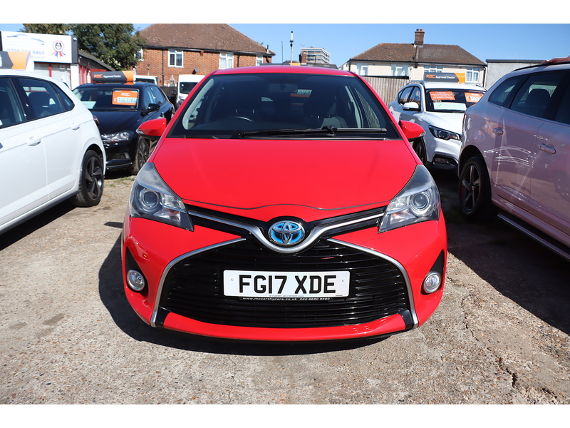 Toyota 1.5 VVT-H ICON HATCHBACK 5DR PETROL HYBRID E-CVT AUTO SAT NAV BLUETOOTH DAB STEREO AUX/USB INPUT REAR CAMERA 50000 MILES FSH 5 SERVICES NO ULEZ CHARGE 72-74 Mitcham Road