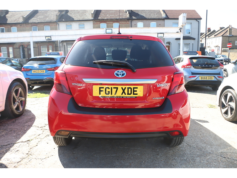 Toyota 1.5 VVT-H ICON HATCHBACK 5DR PETROL HYBRID E-CVT AUTO SAT NAV BLUETOOTH DAB STEREO AUX/USB INPUT REAR CAMERA 50000 MILES FSH 5 SERVICES NO ULEZ CHARGE 72-74 Mitcham Road