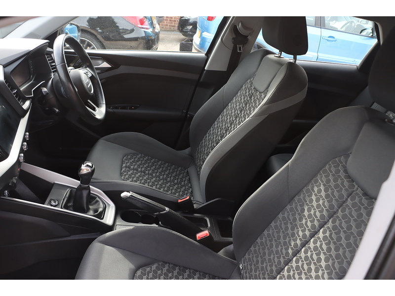 Audi 1.5 TFSI 35 SPORT SPORTBACK 5DR PETROL MANUAL SAT NAV BLUETOOTH DAB STEREO APPLE CARPLAY PARKING AIDS JUST 2 OWNERS ONLY 69000 MILES FSH 7 SERVICES 72-74 Mitcham Road