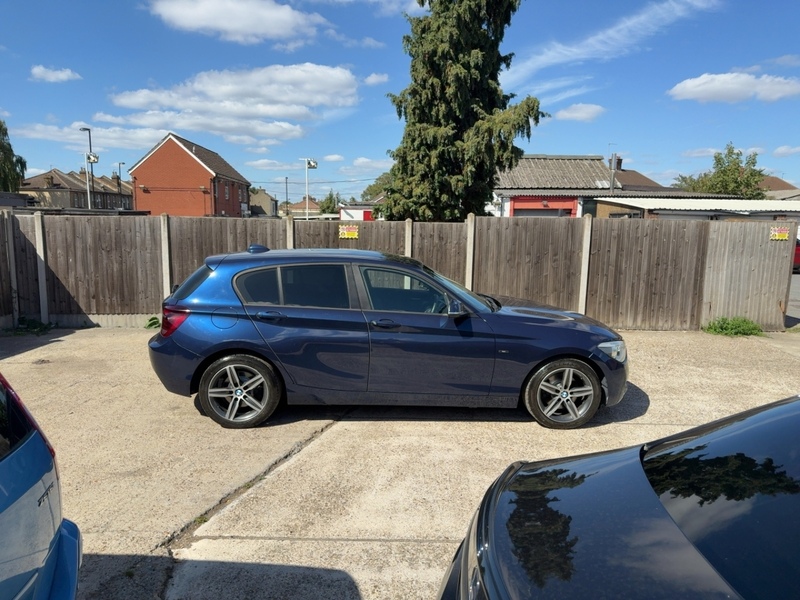 BMW 116I Sport 1.6 5dr Hatchback Automatic Petrol SAT NAV APPLE CAR PLAY REAR CAMERA ONLY 38000 MILES NO ULEZ CHARGE 72-74 Mitcham Road